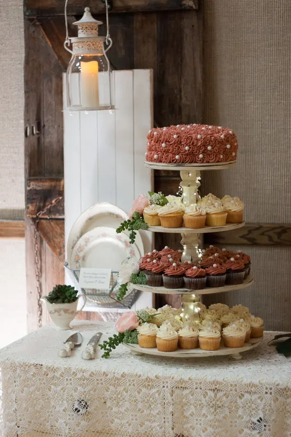 Adjustable Cupcake Tower photo 2